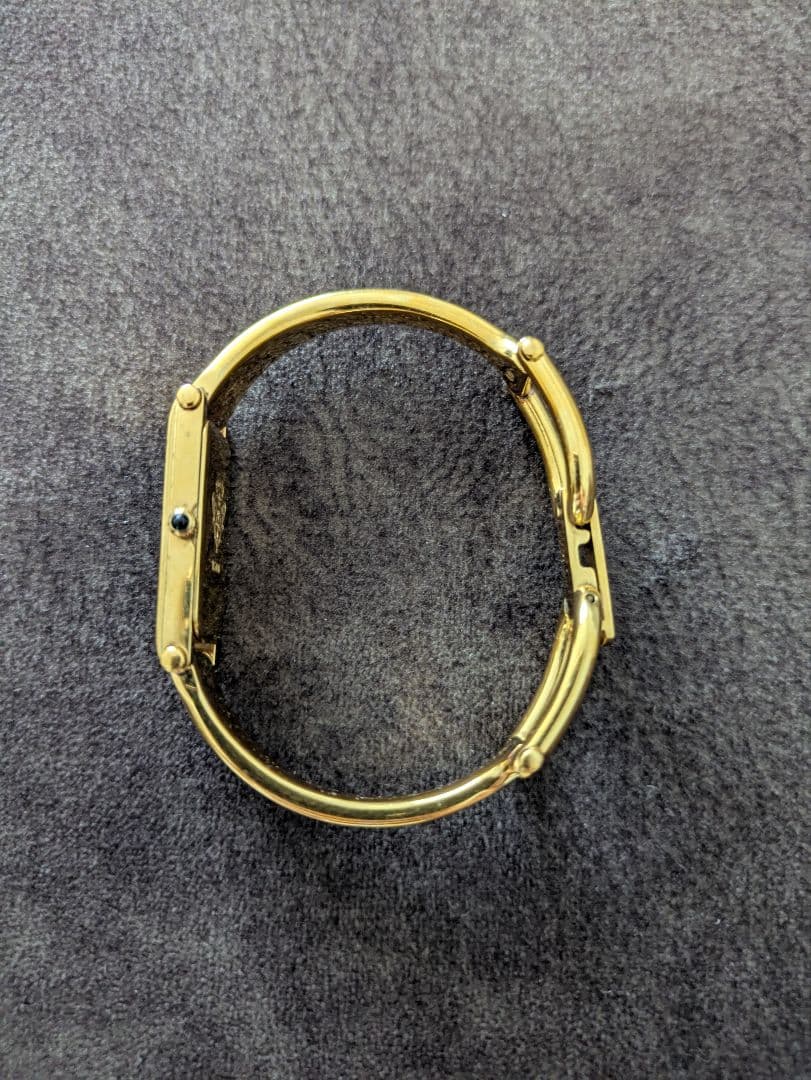 GUCCI ゴールド アナログ時計