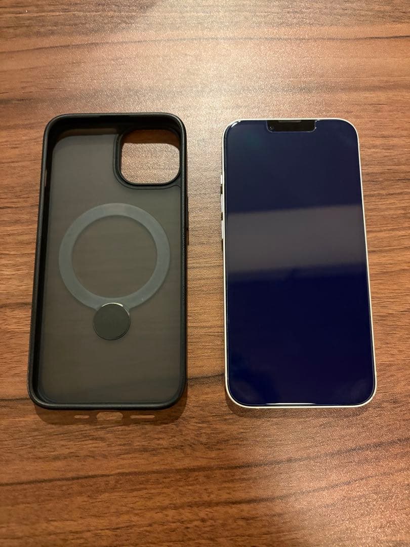 iPhone 13 ホワイト TORRASのケース付き