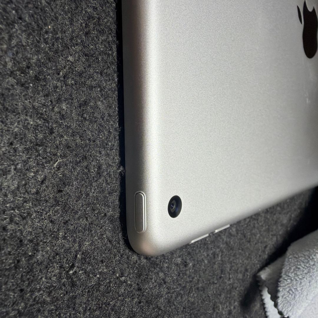 iPad9世代無印256GBシルバー WiFiモデル simフリー