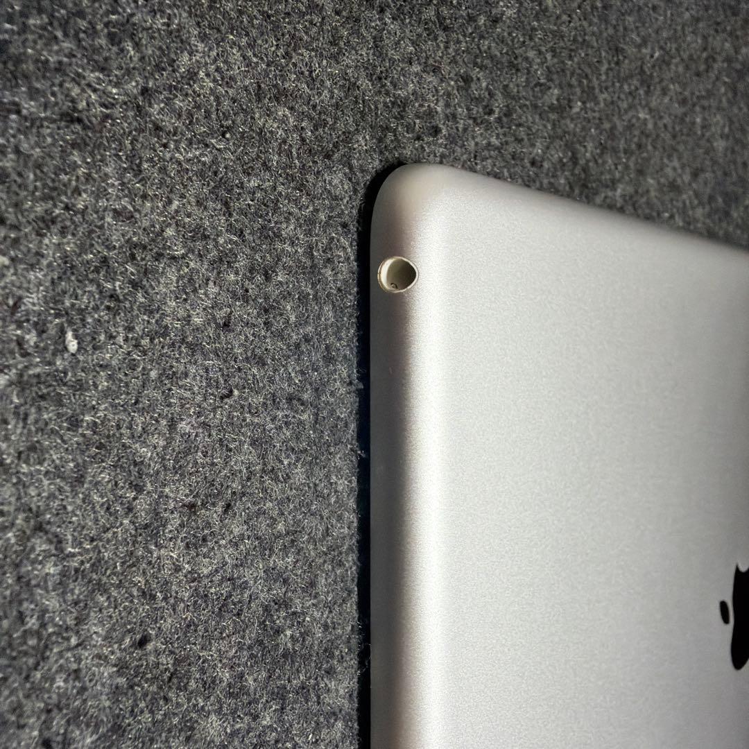 iPad9世代無印256GBシルバー WiFiモデル simフリー