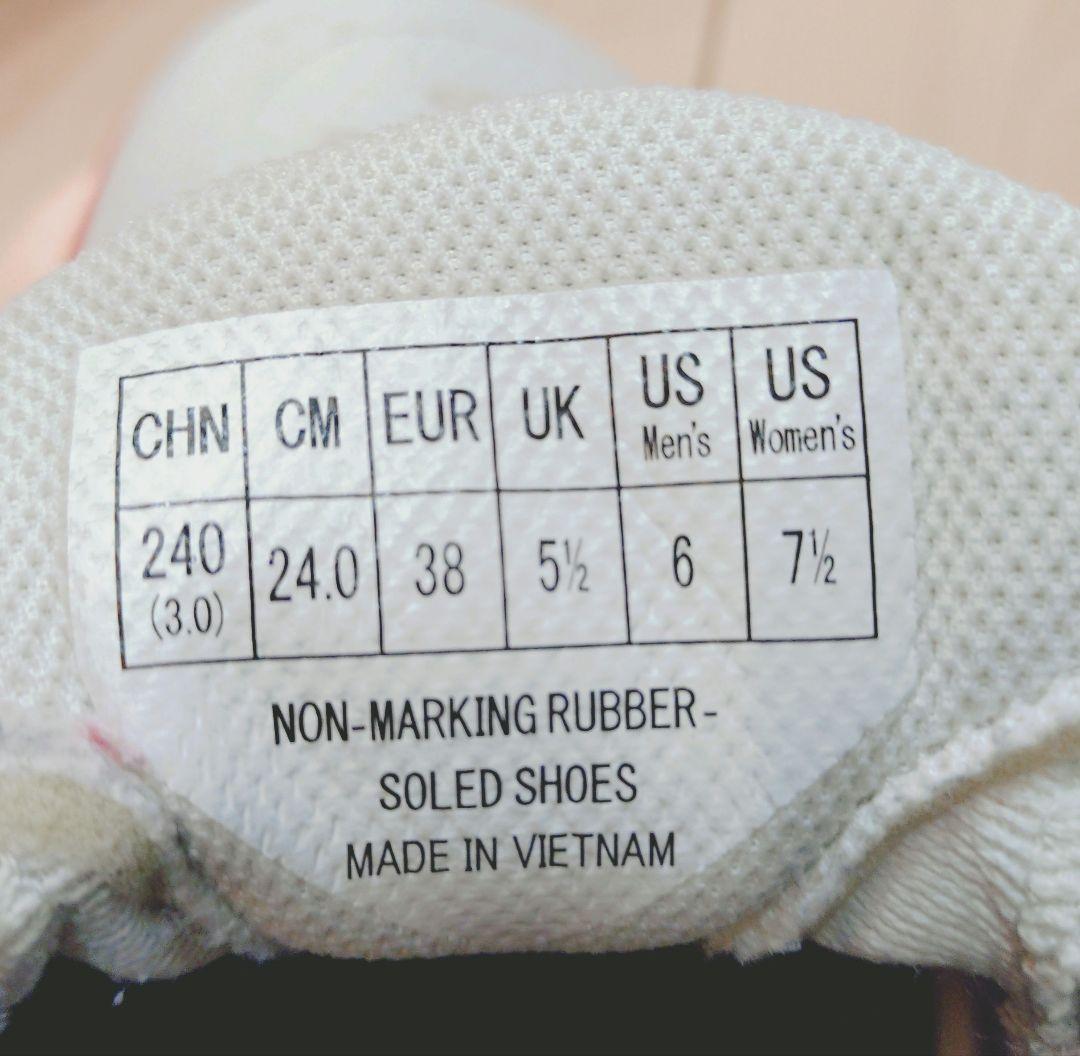 YONEXバドミントンシューズコンフォート　ワイド　24㌢