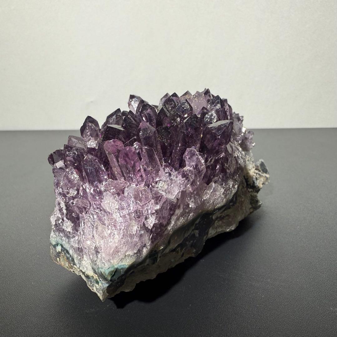 天然石アメジストの原石　置物　鉱物NO.011808