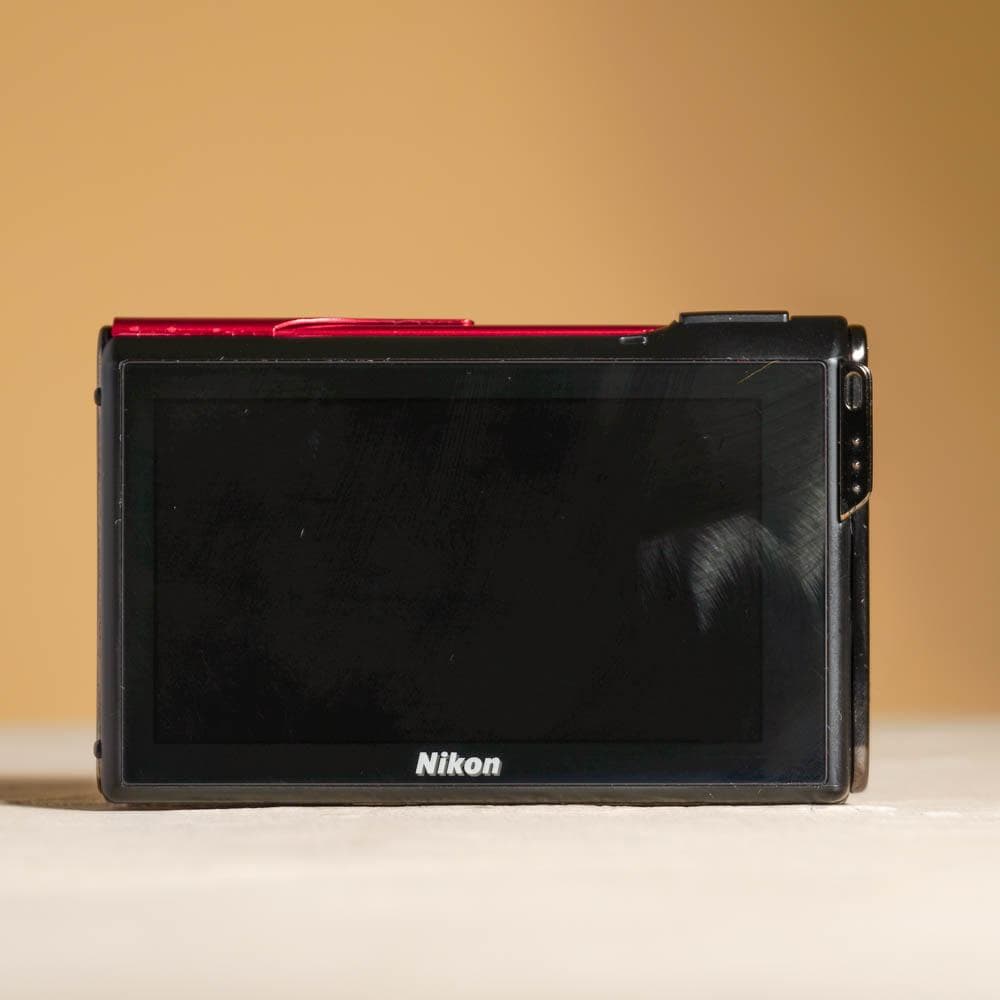 【スタイリッシュなコンデジ】Nikon coolpix s80 レッド