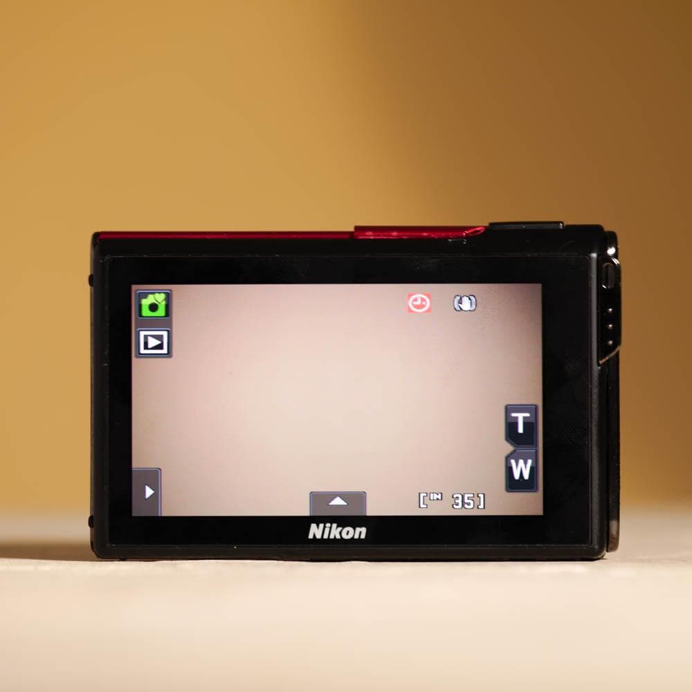【スタイリッシュなコンデジ】Nikon coolpix s80 レッド