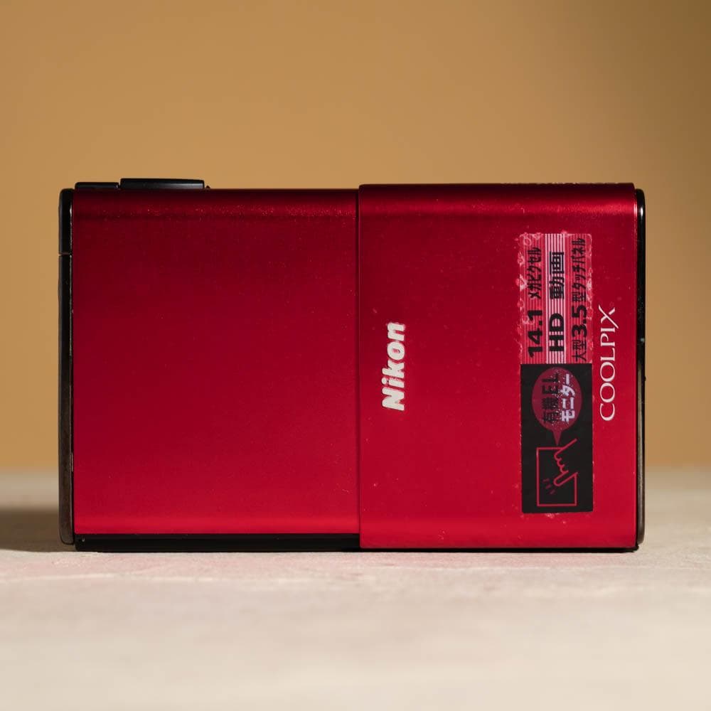 【スタイリッシュなコンデジ】Nikon coolpix s80 レッド