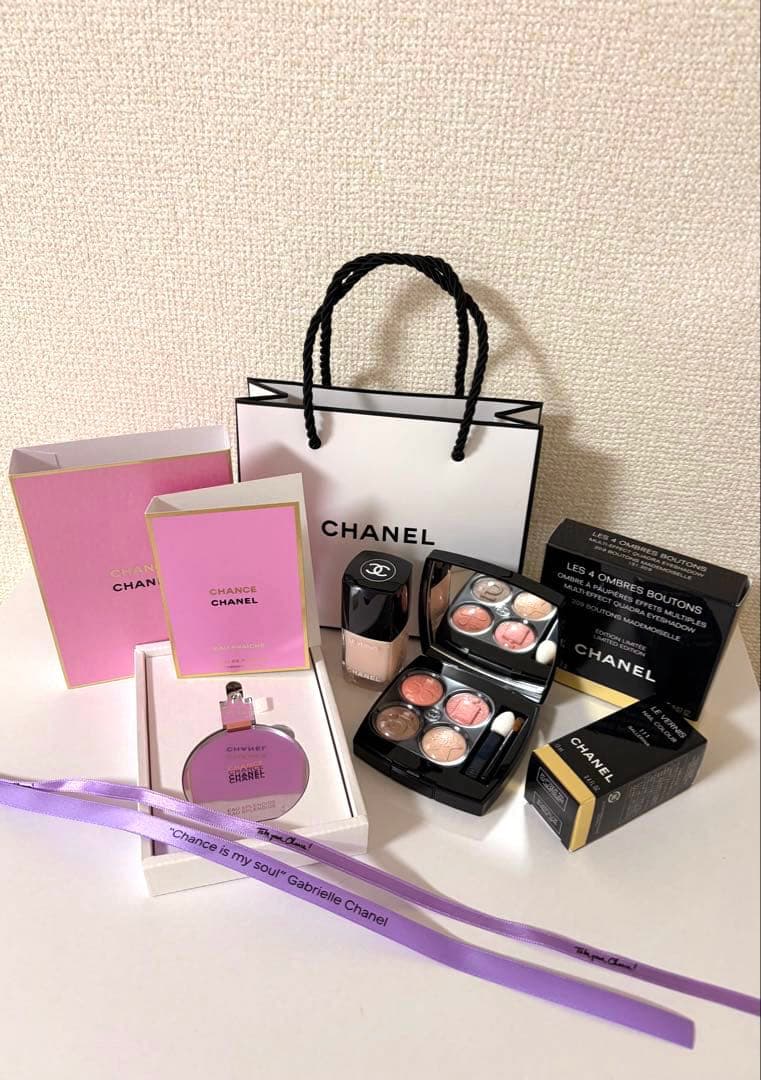 CHANEL レ キャトル オンブル ブトン 209 ブトン マドモアゼル 他