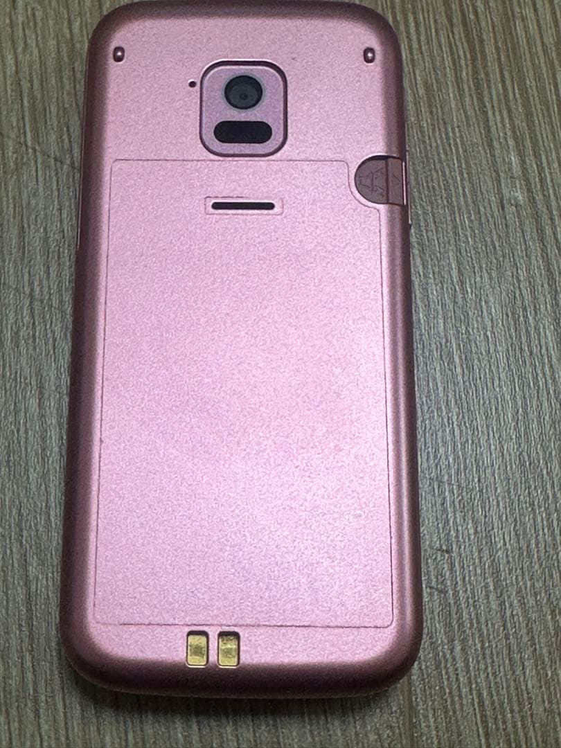 美品　ガラケー　らくらくホン　docomo F-02J ピンク 純正充電器付き