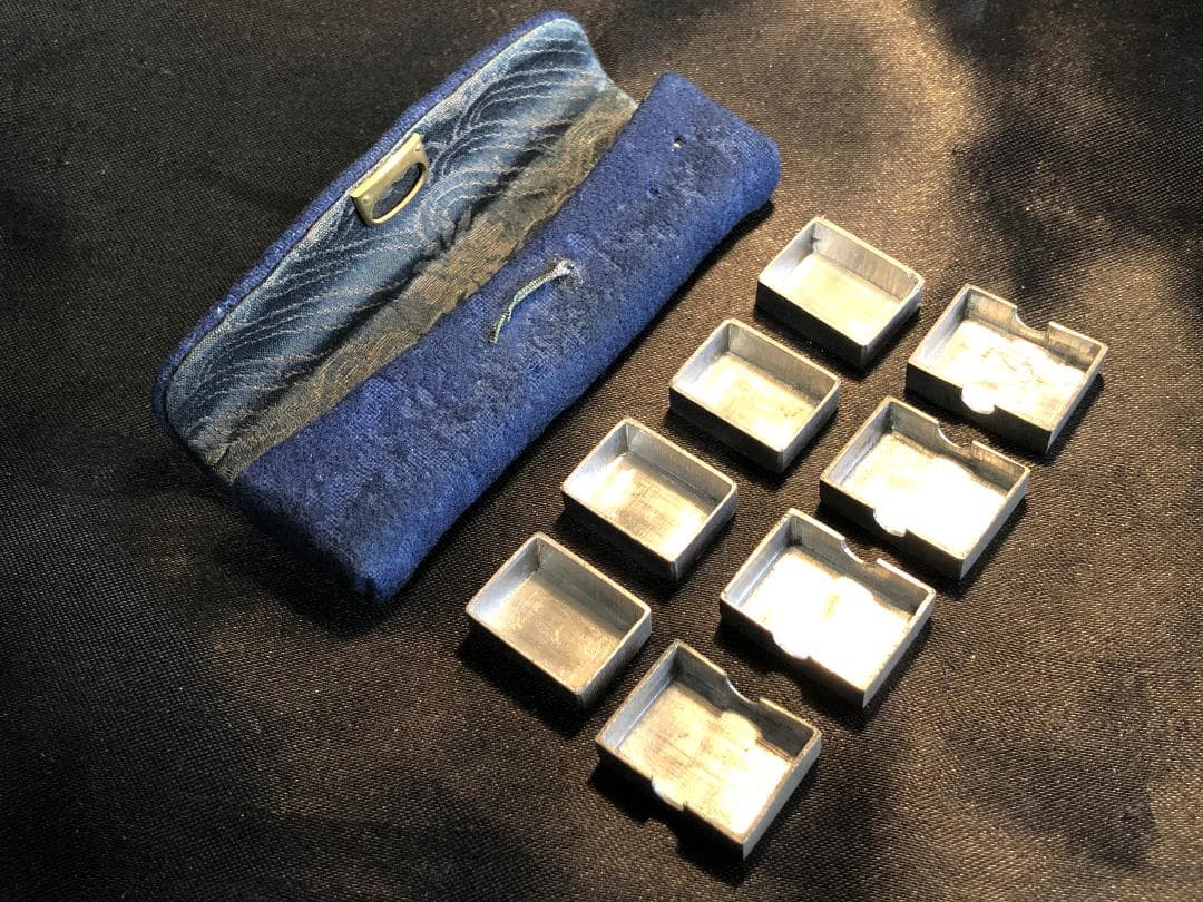 【 彫金小箱 江戸金工 】　ニッケル豆箱　手造　ケース付