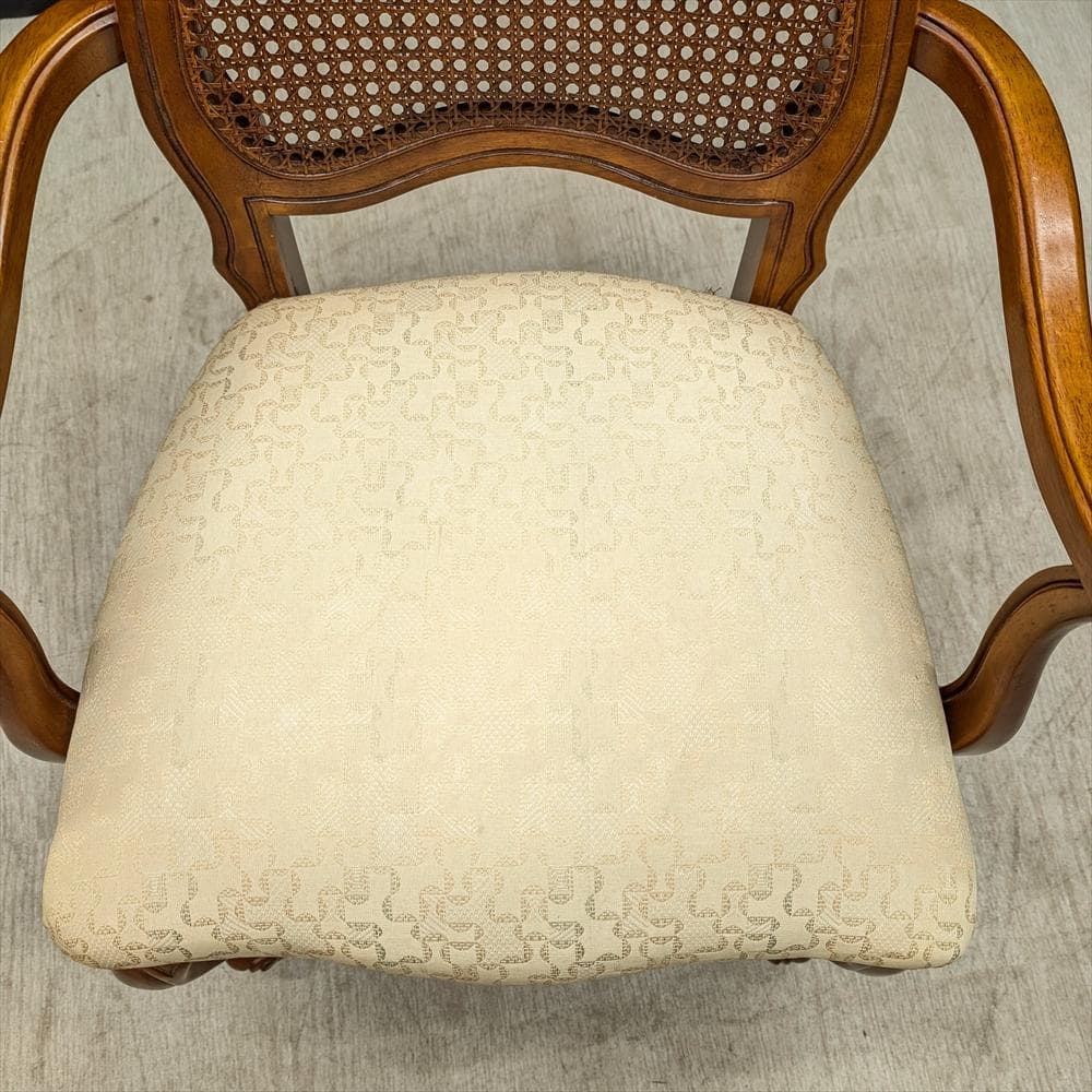 ラタン　猫脚　アームチェア　ダイニングチェア　椅子　イス　チェア　ハイバック