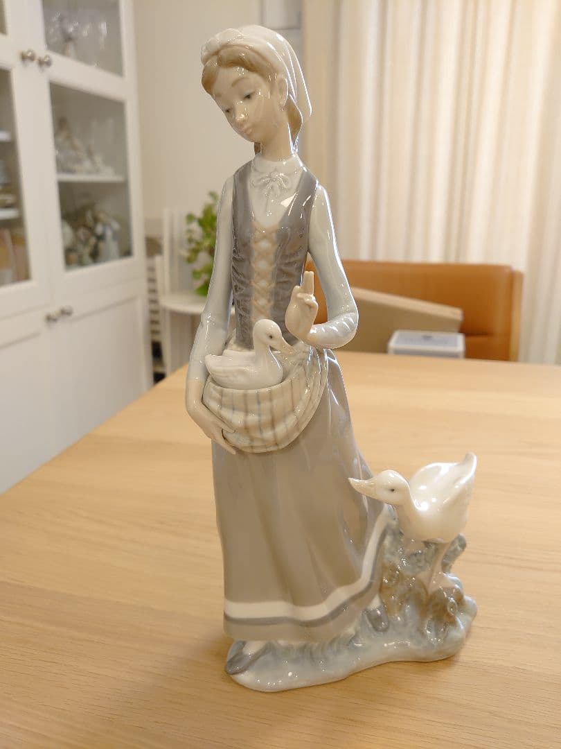 【極美品 無欠損 希少】LLADRO リヤドロ No.4815『ガチョウと少女』