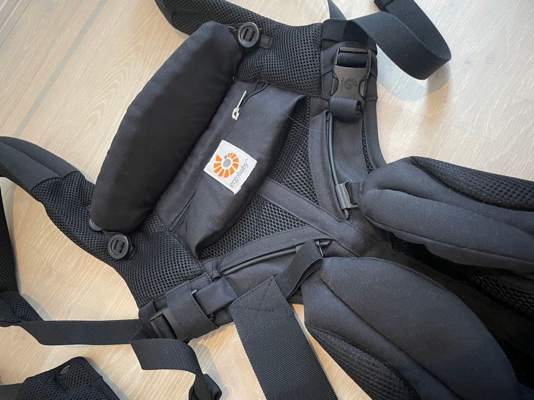 定価31900円　極美品　ergobaby OMNI breeze 抱っこ紐