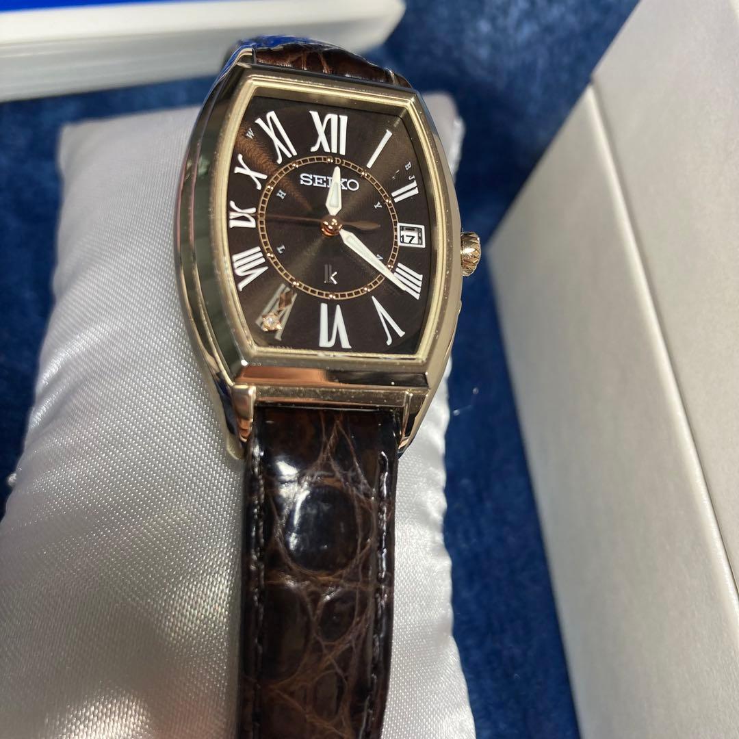 【美品　可動品　箱アリ】SEIKO LUKIA ブラウンレザー腕時計