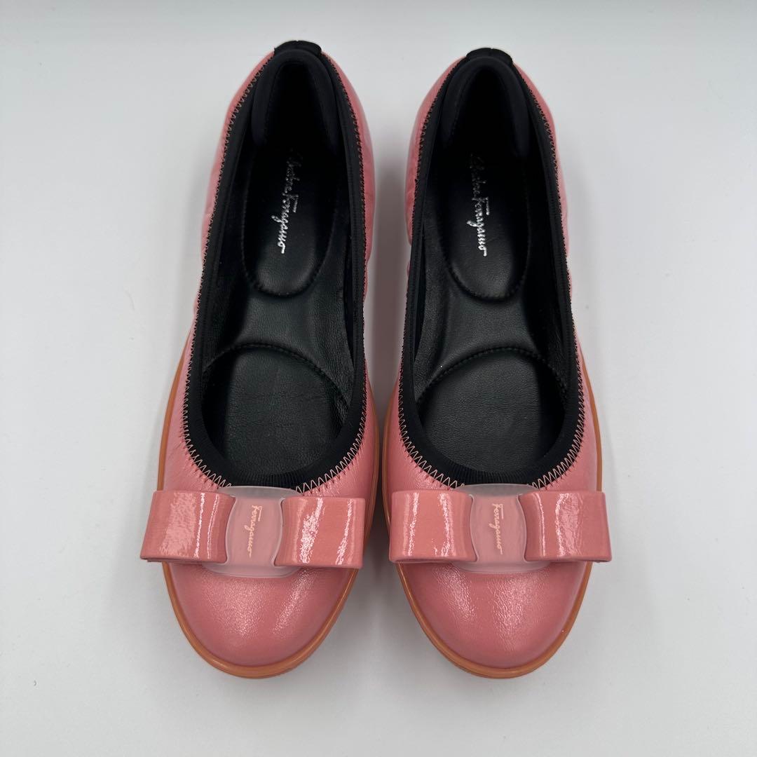 極美品　フェラガモ　フラットシューズ　ヴァラリボン　SAVINA ピンク 23