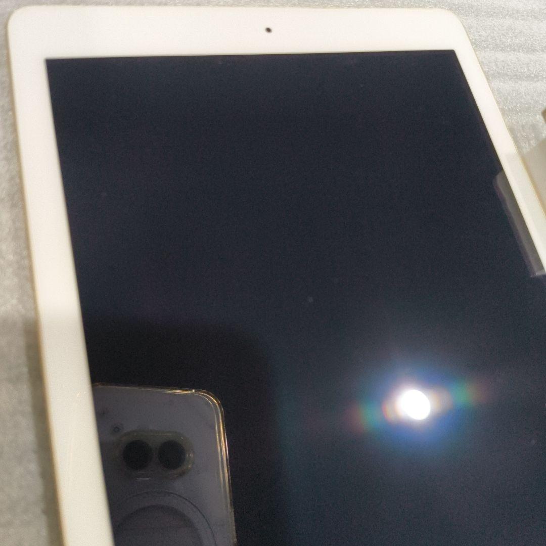 【軽快OS】iPad 第5世代セルラー 32GBゴールド＋ペン＋充電器＋ケーブル