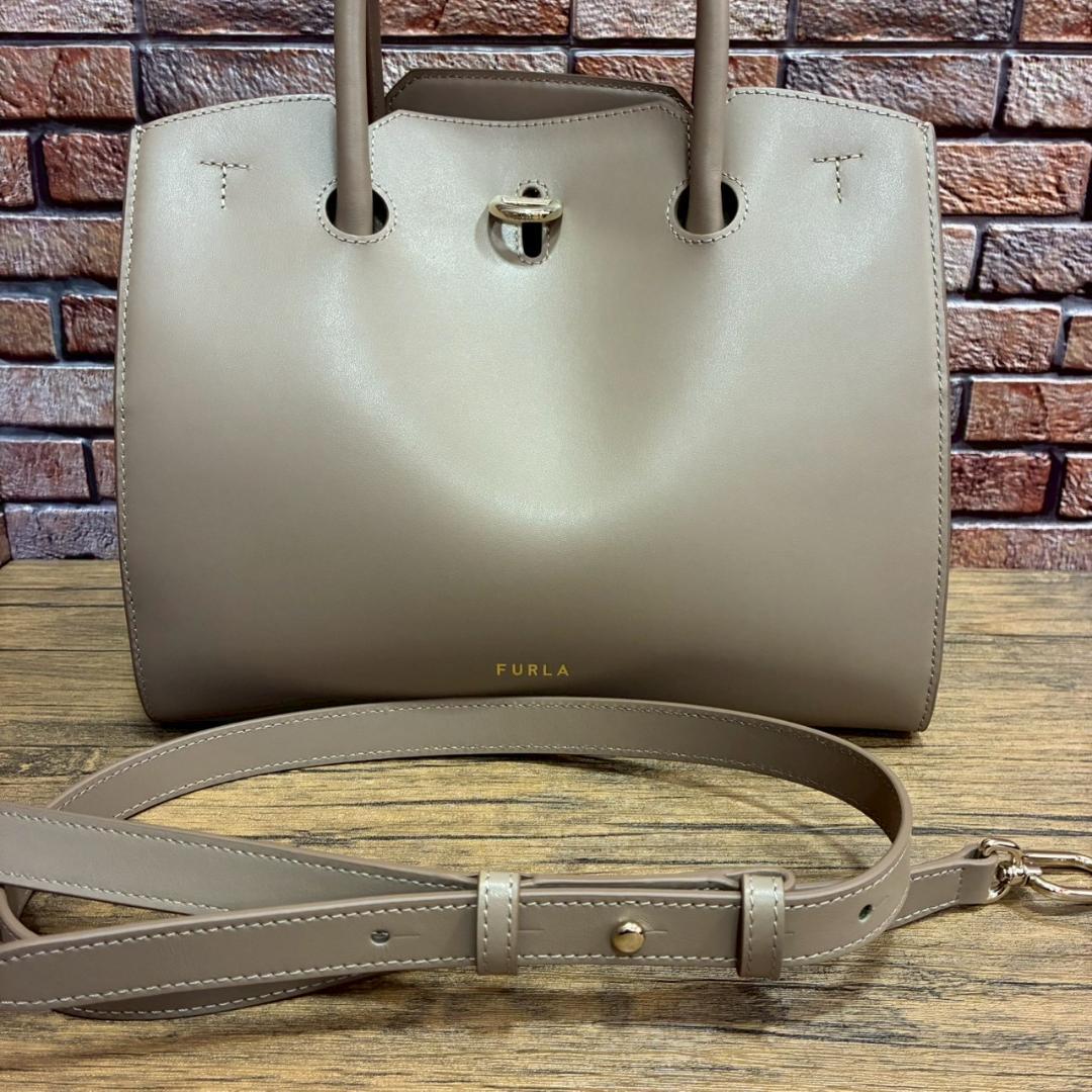 ■FURLA　フルラ　ジェネシ　2wayバッグ