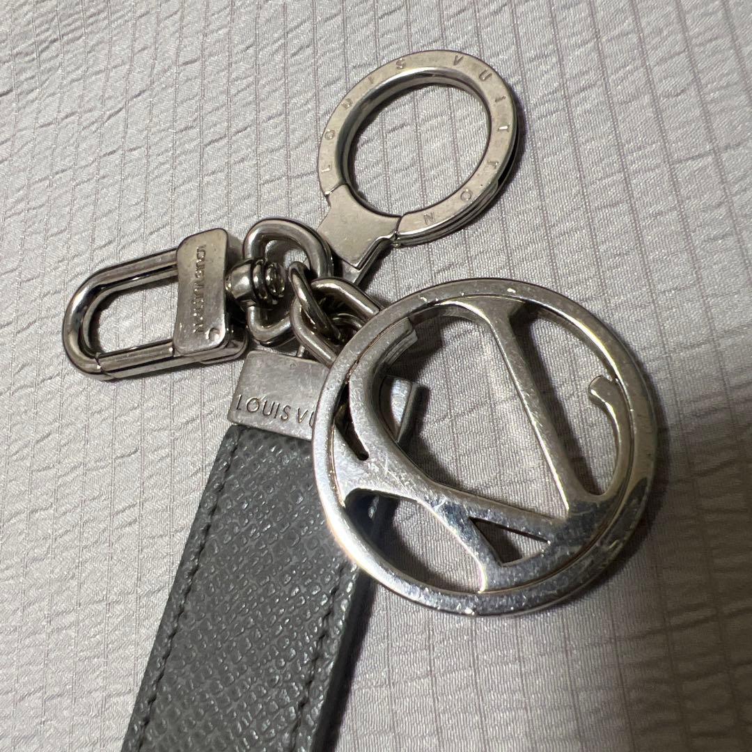 LOUIS VUITTON グレー レザー キーホルダー