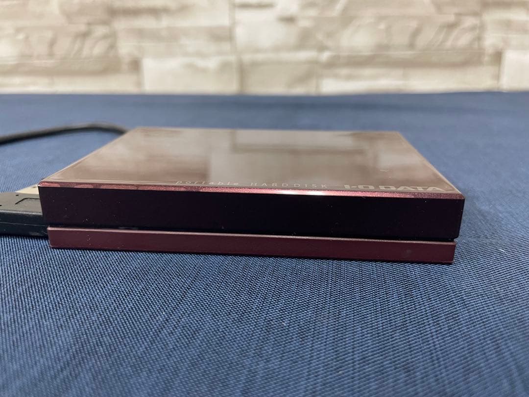 IODATA HDPC-UT2DBBR ボルドー　ポータブルハードディスク2TB