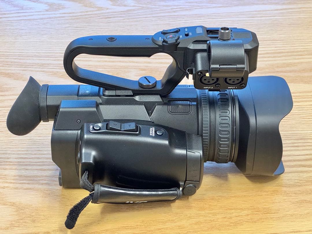 JVC 4Kビデオカメラ ケース付き　GY-HM175