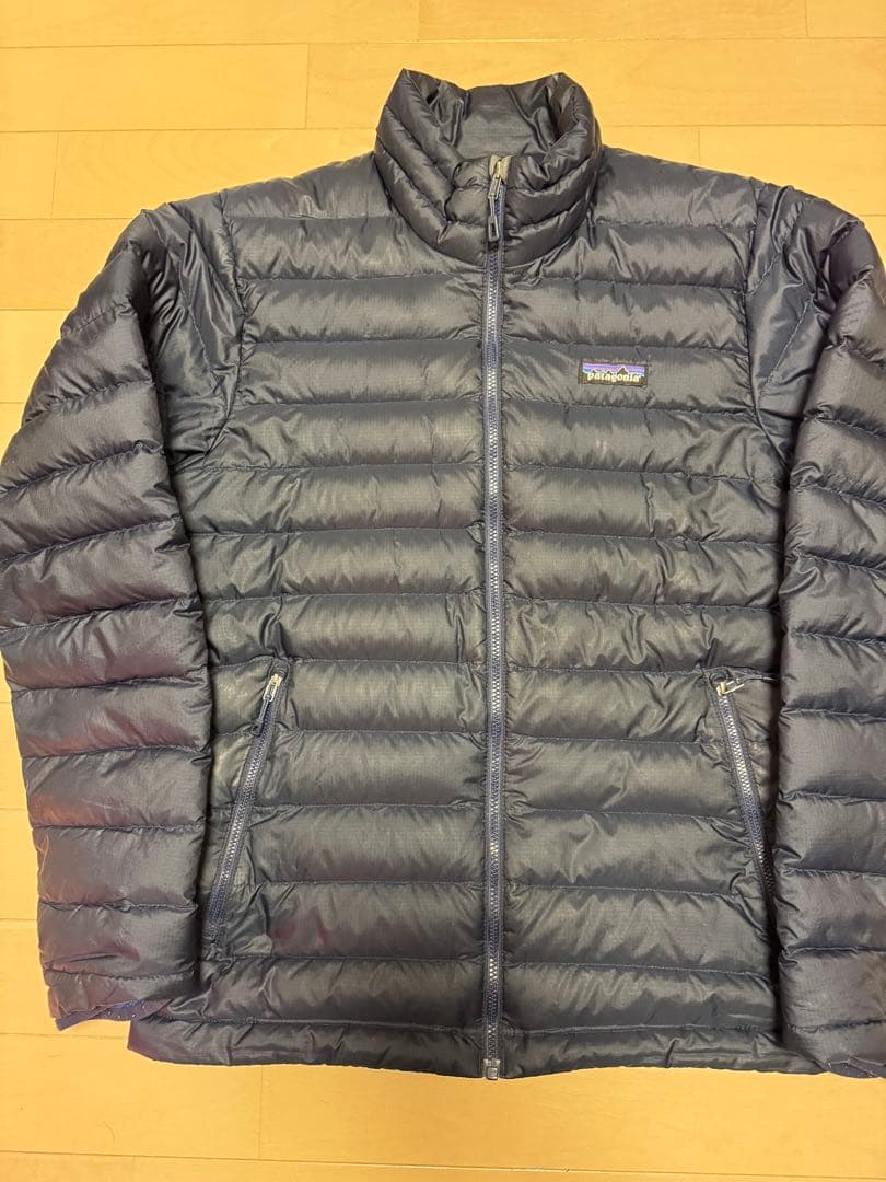 Patagonia ネイビー ダウンジャケット