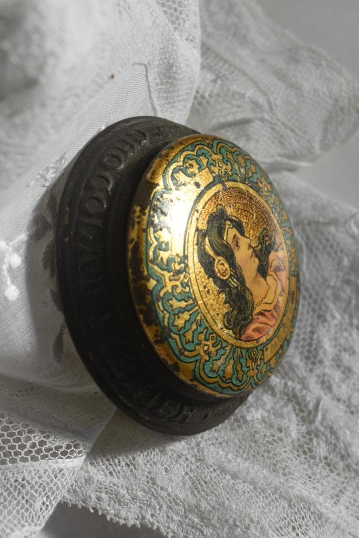 レア！CHOCOLAT MENIER　アールヌーヴォー　ブリキ缶皿　ボンボン