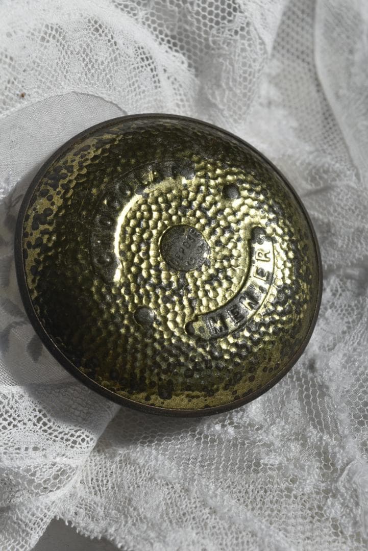 レア！CHOCOLAT MENIER　アールヌーヴォー　ブリキ缶皿　ボンボン