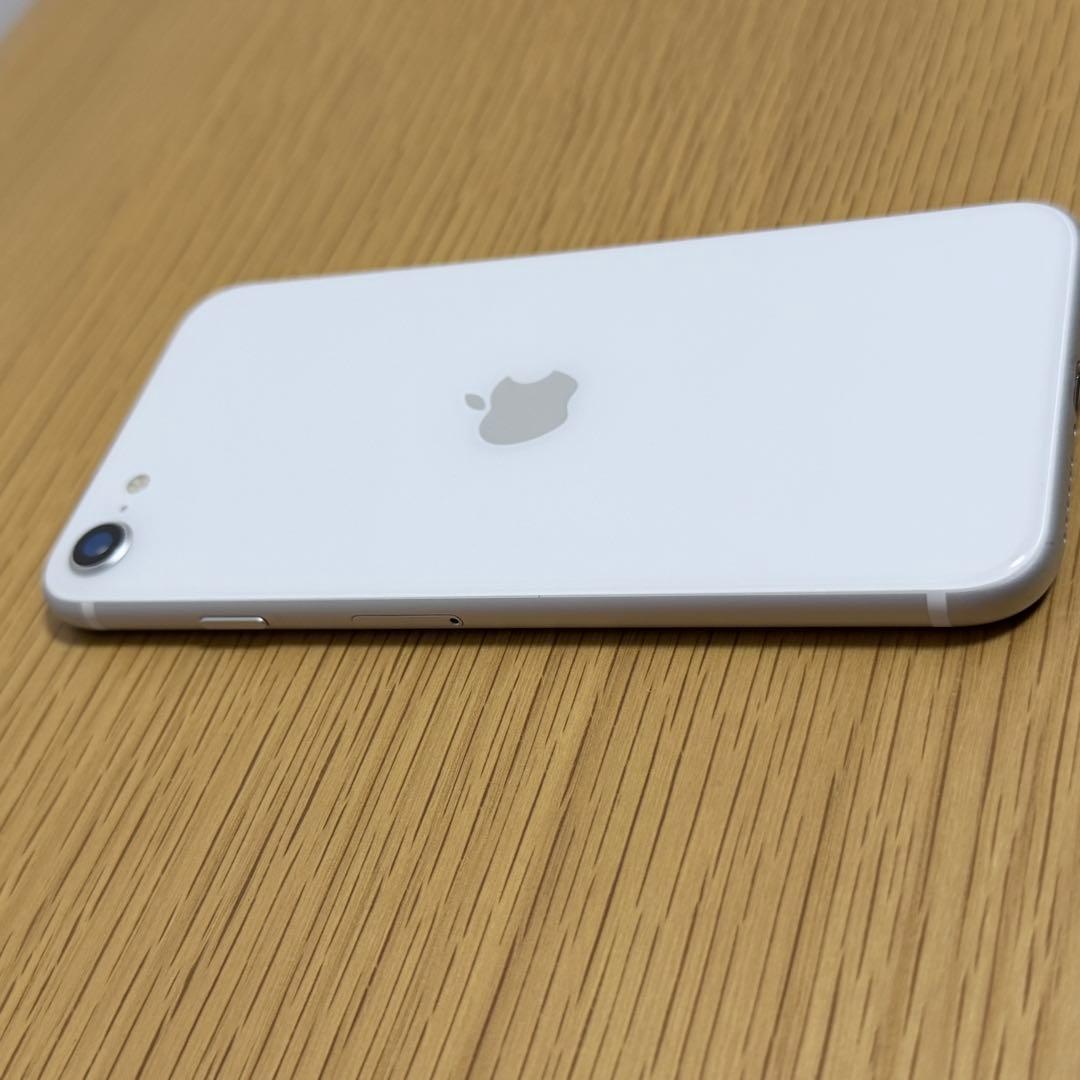 iPhone SE 第2世代　64GB ホワイト
