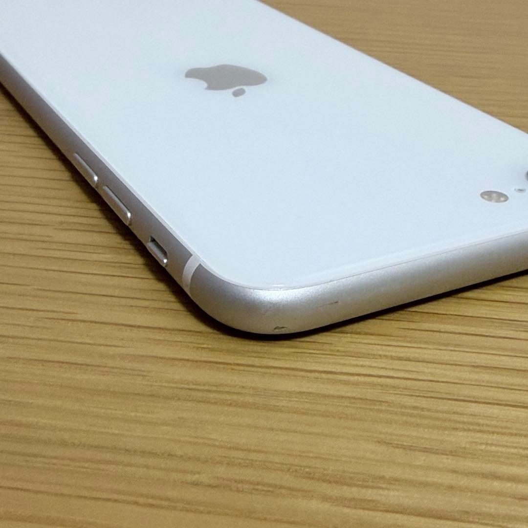 iPhone SE 第2世代　64GB ホワイト