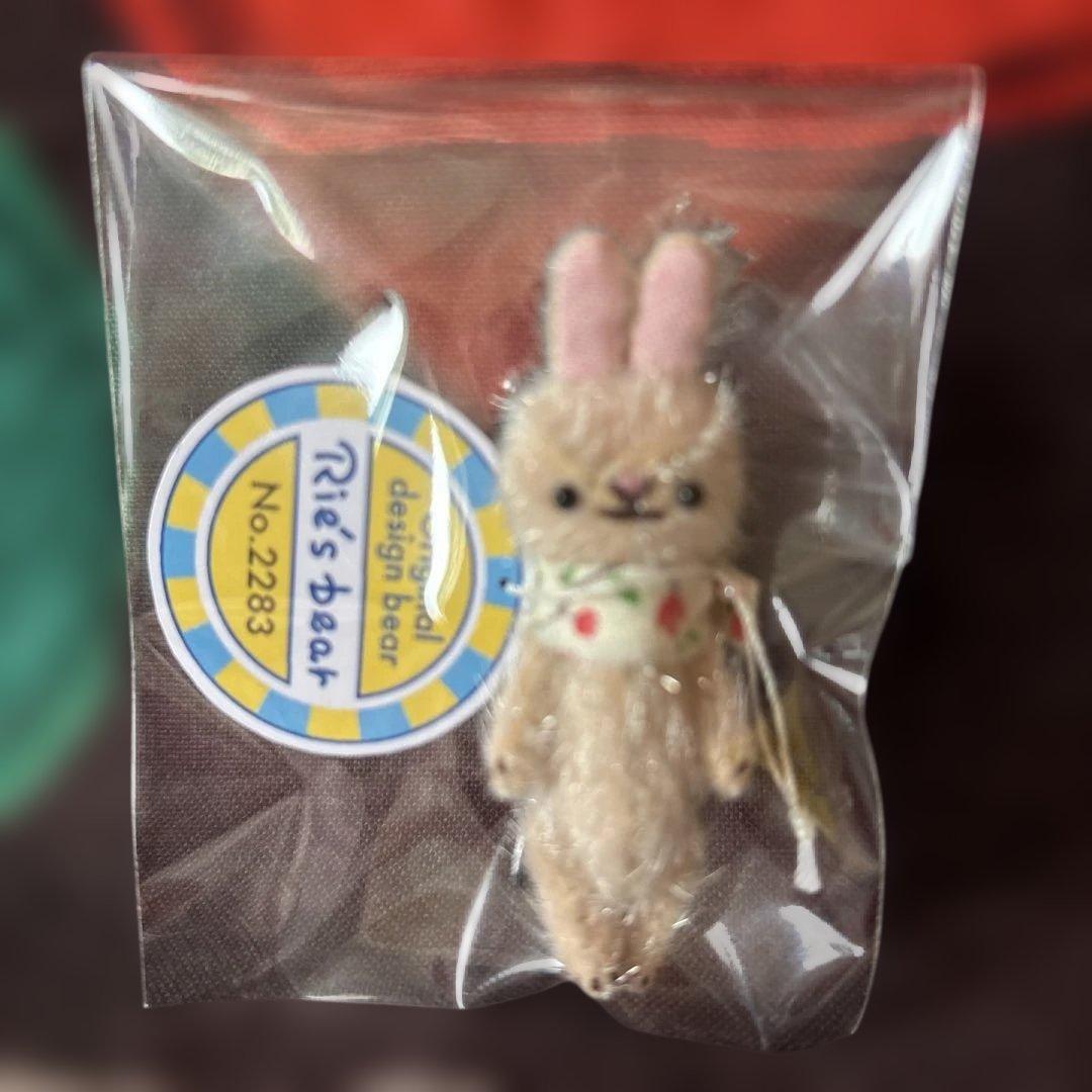 p*a様 アーティストベア　ウサギ　ミニチュアサイズ　5.5センチ