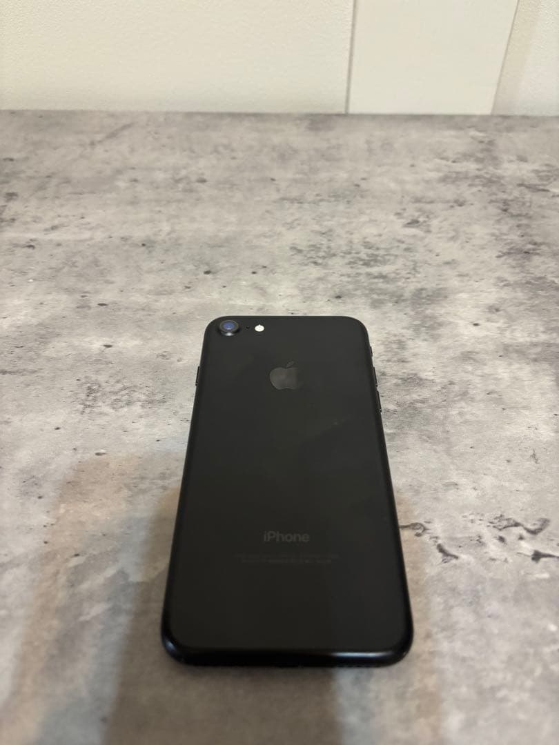 Apple iPhone 7 ブラック