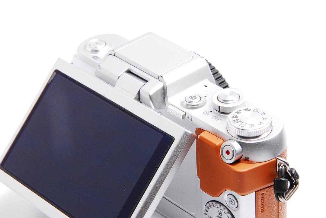 美品 LUMIX DMC-GF7 ブラウン ダブルレンズキット 一眼658回