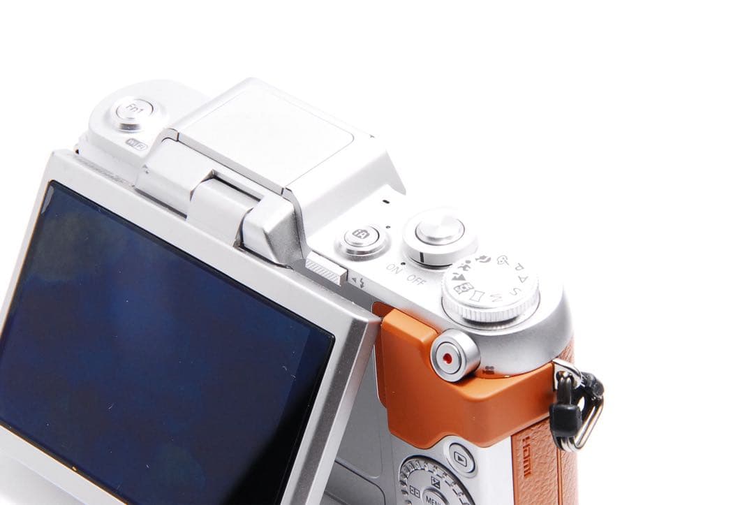 美品 LUMIX DMC-GF7 ブラウン ダブルレンズキット 一眼658回