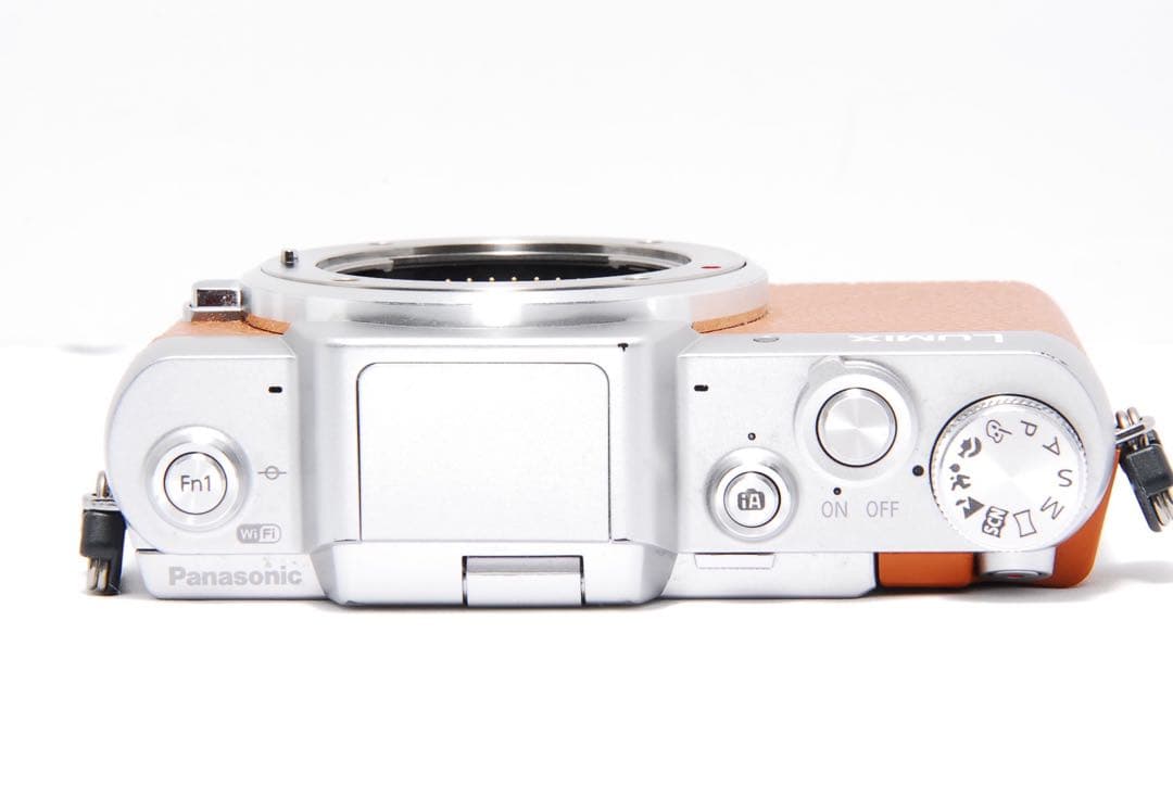 美品 LUMIX DMC-GF7 ブラウン ダブルレンズキット 一眼658回