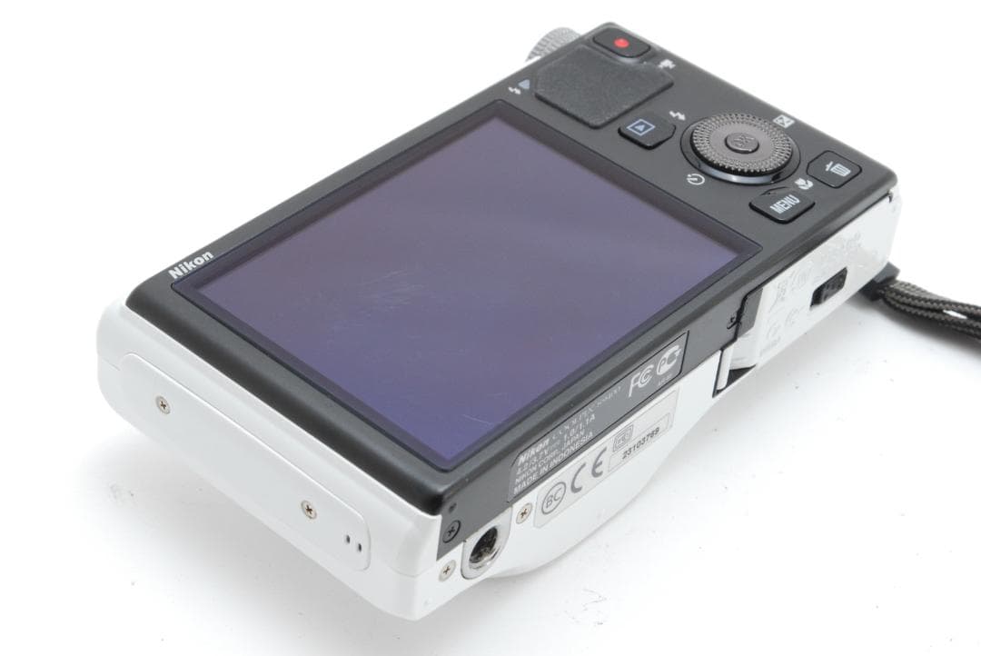 Nikon COOLPIX s9400 white 18倍ズーム デジタルカメラ