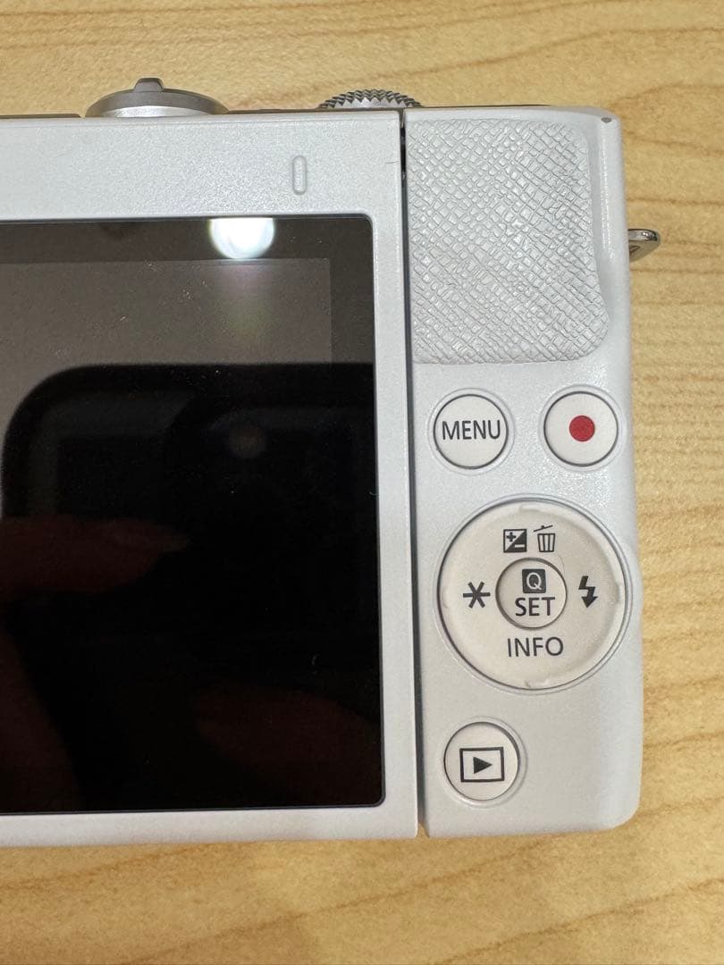 Canon EOS M200 ミラーレスカメラ 15-45mm レンズセット