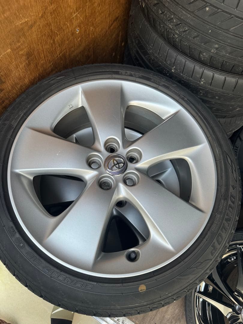 30プリウス トヨタ 17インチ 目立った傷、ガリ傷等ありません