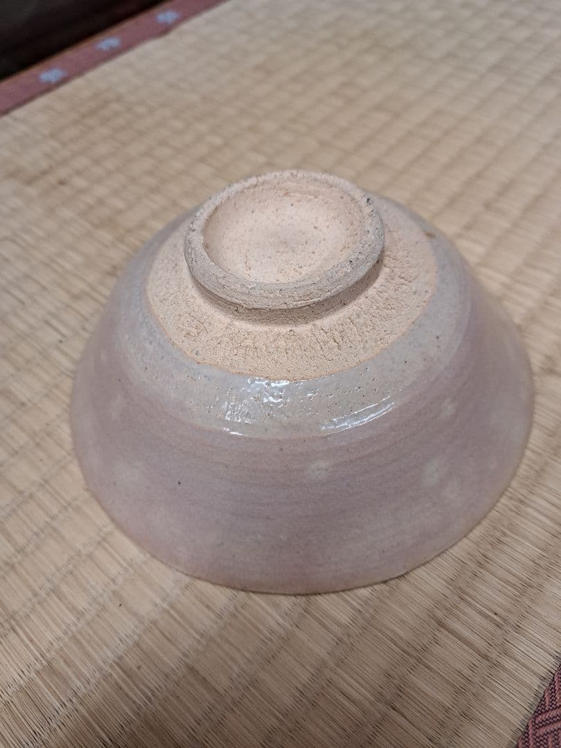 波と葉のデザイン茶碗