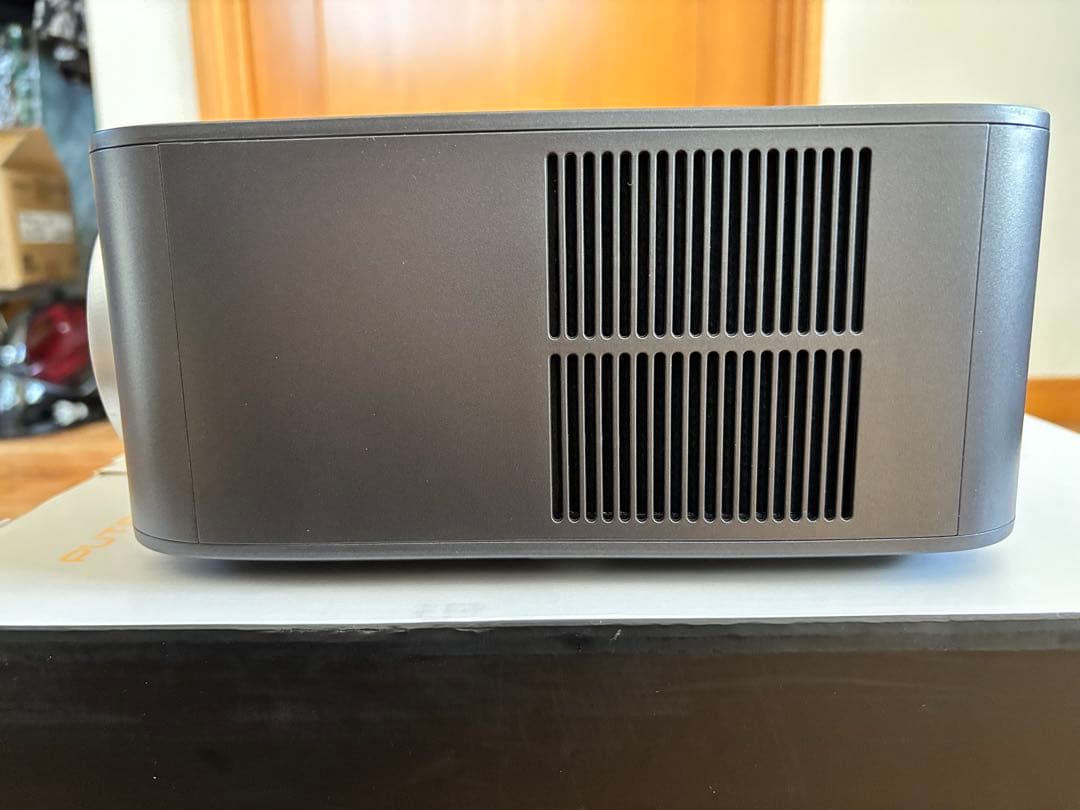 ほぼ新品　PUTRIMS K12プロジェクター 本体 R7年2月14日購入