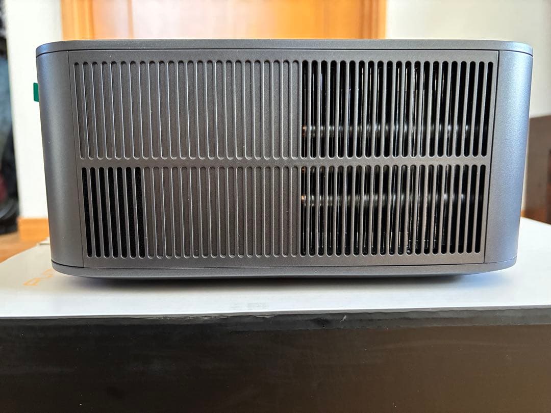 ほぼ新品　PUTRIMS K12プロジェクター 本体 R7年2月14日購入