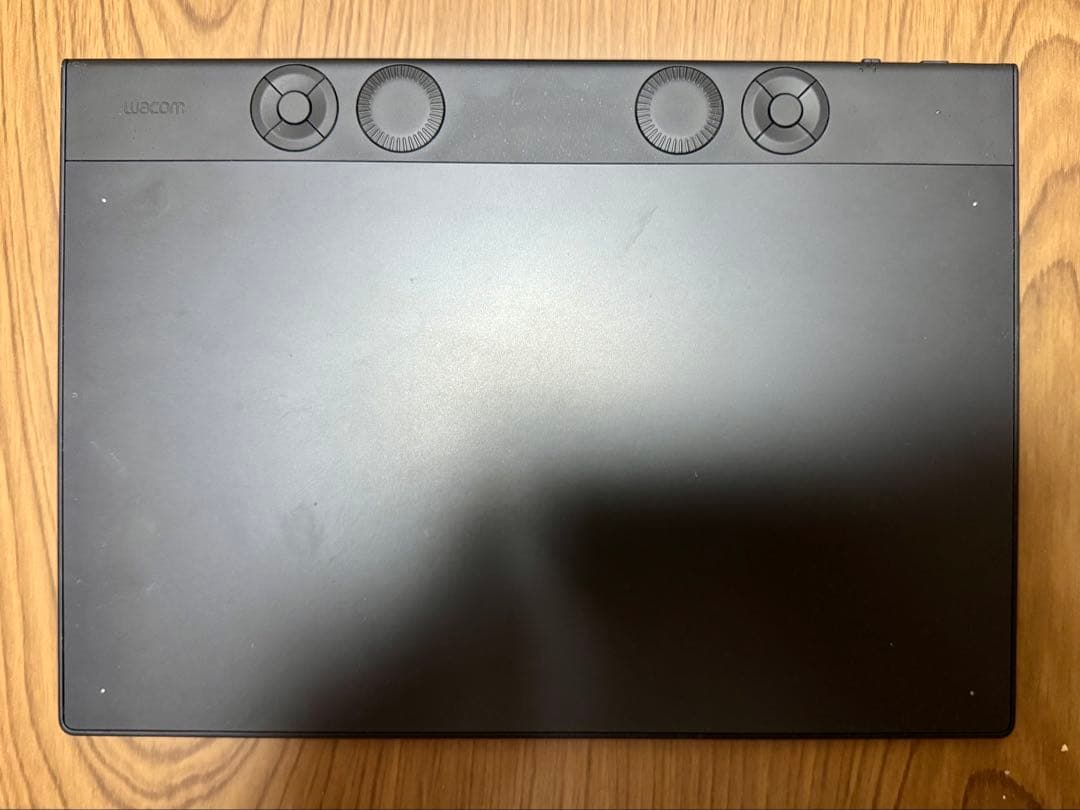 ワコム Wacom Intuos Pro medium (PTK670K0C)