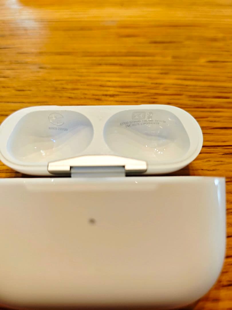 Apple AirPods Pro 第2世代 本体 ケース付き