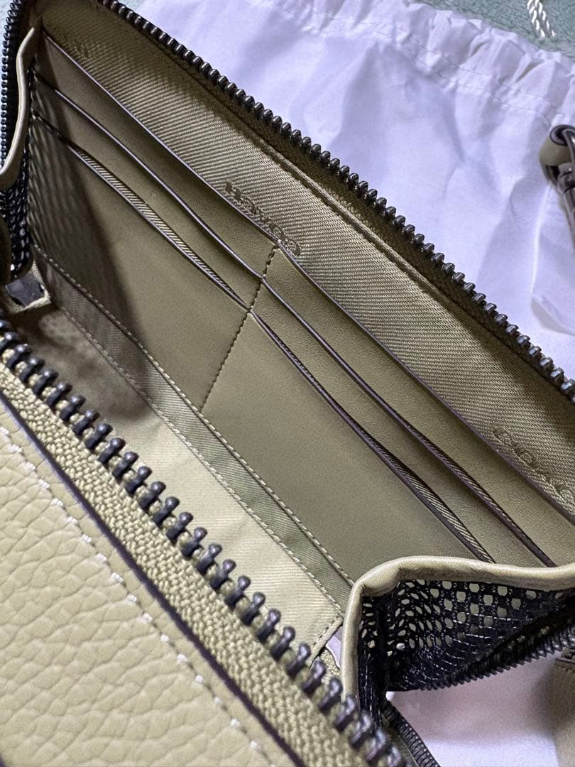 COACH チャーター スリム クロスボディ ショルダーバッグ モスグリーン新品