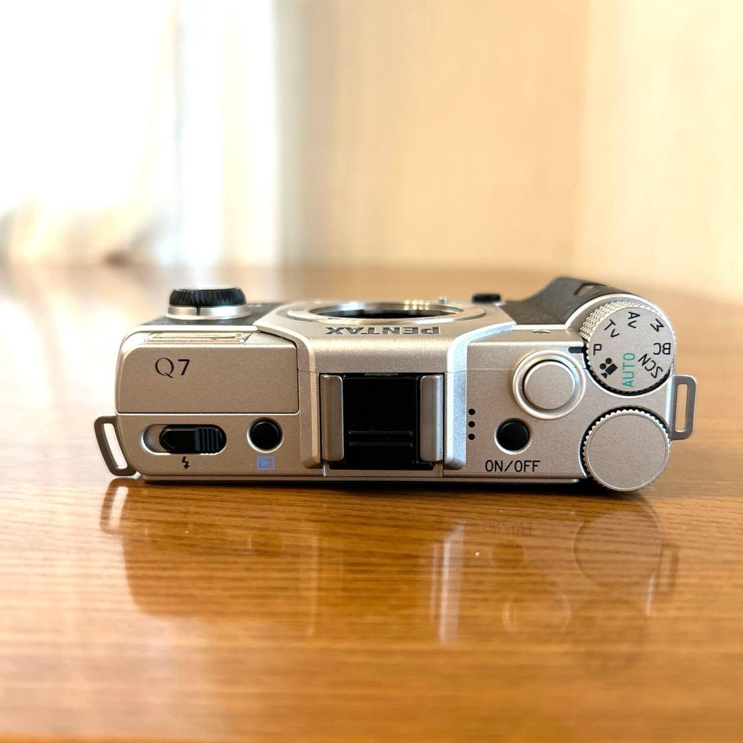 【PENTAX 】【レンズ４つ付き】ミラーレス一眼　Q7 本体　標準　トイレンズ