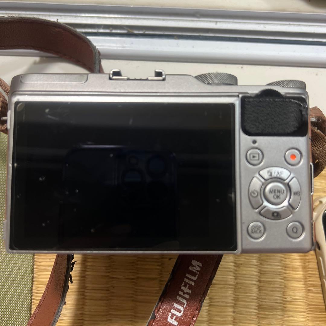 Fujifilm X-A5は、15-45mmレンズ付き【ジャンク】