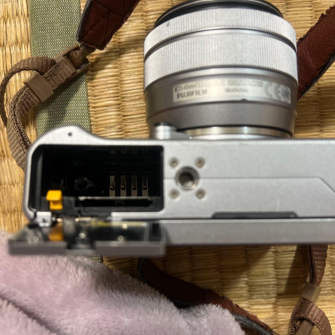 Fujifilm X-A5は、15-45mmレンズ付き【ジャンク】