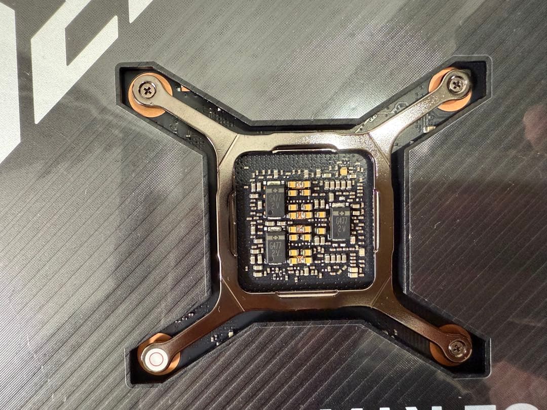 グラフィックボード・グラボ・ビデオカード ASUS ROG STRIX GAMING RTX 4070 Super