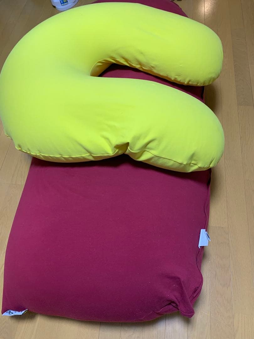 Yogibo U字型イエロー、長方形クッションワインレッド