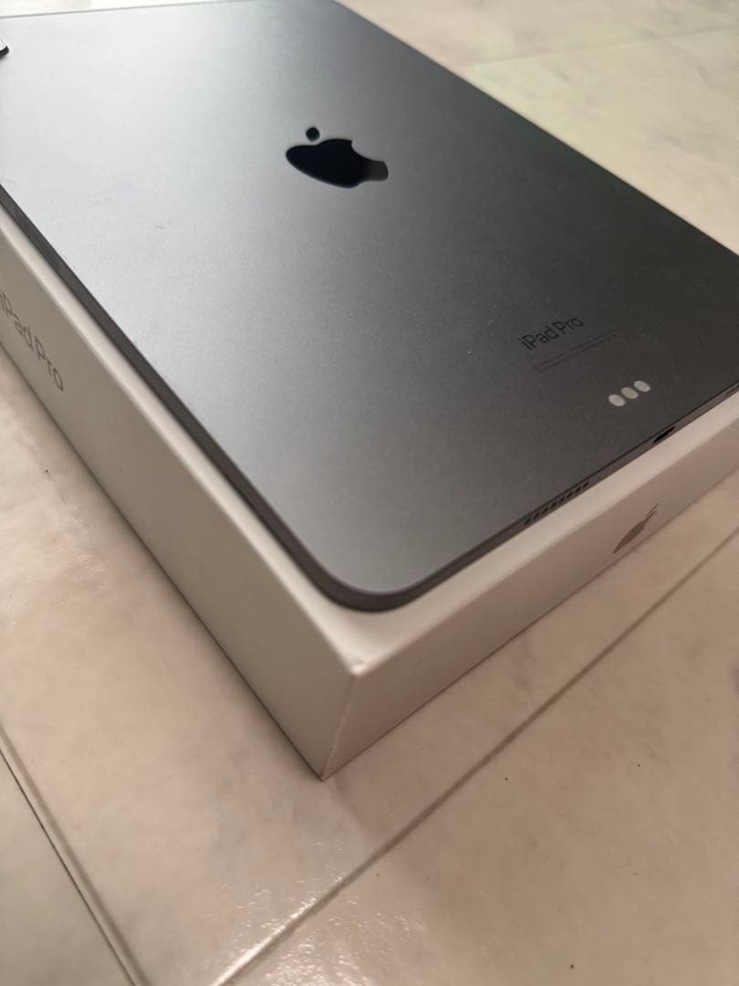 加藤　iPad Pro 11インチ 第4世代 256GB