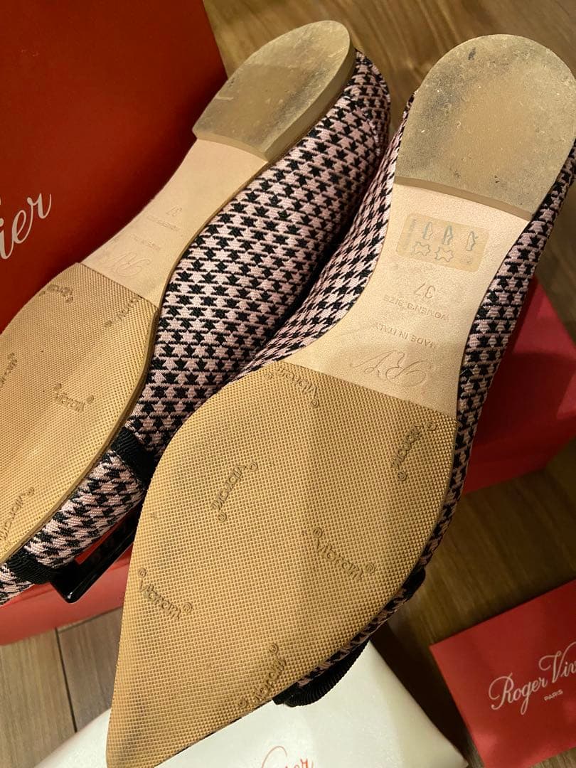 も*ぶ様 Roger Vivier ロジェ ヴィヴィエ パンプス フラットシュー