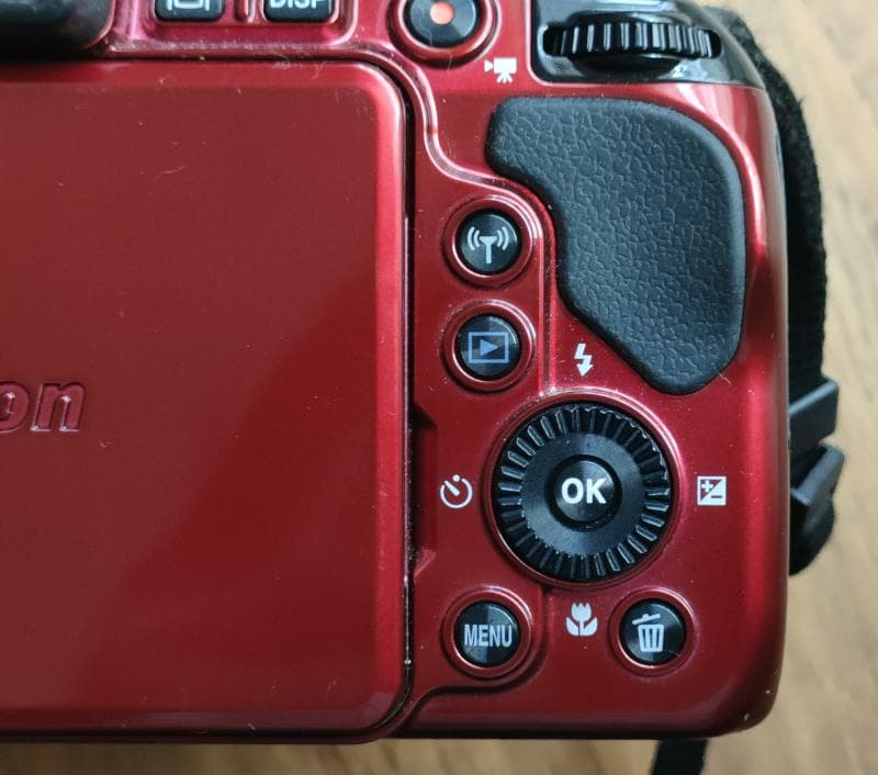 Nikon Coolpix P610 レッド 60倍光学ズーム