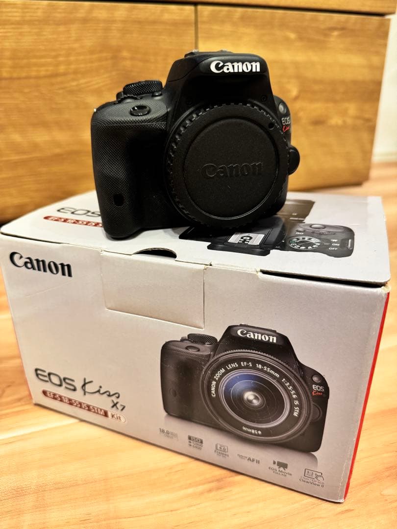 【おまけ多数】Canon EOS kiss x7 標準レンズ+単焦点レンズなど